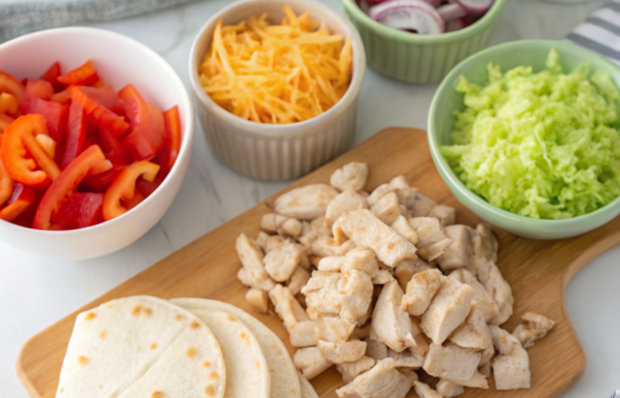 How to Prepare Delicious Chicken QuesadillasIngredients